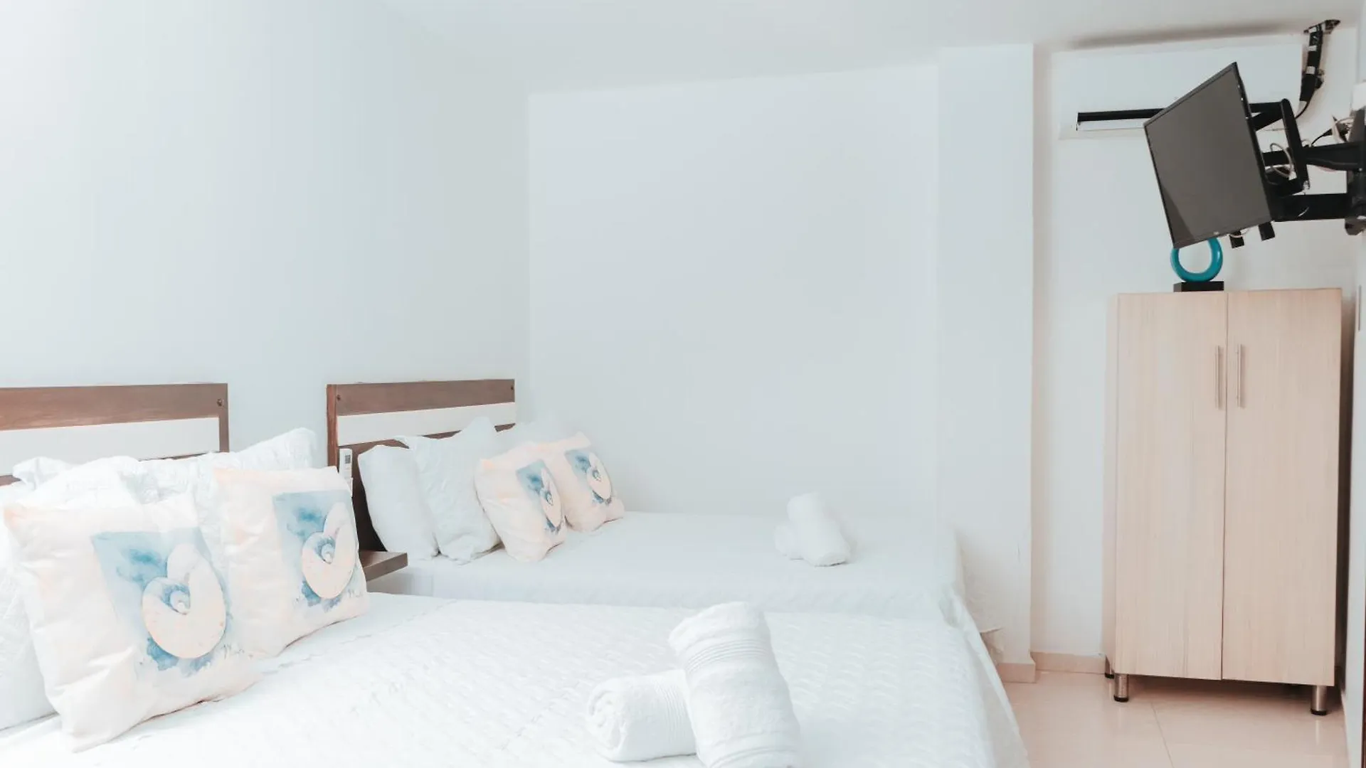 Apartahotel Beirut Inn San Andres  Colombia